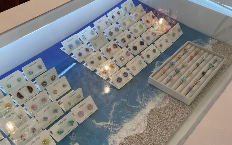 沖縄・古宇利島でのビーチクリーンの様子